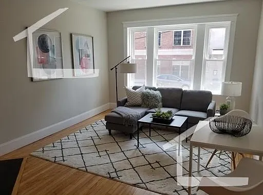 2 bed, 1.0 bath, 633 sqft, $2,800 — Photo 2