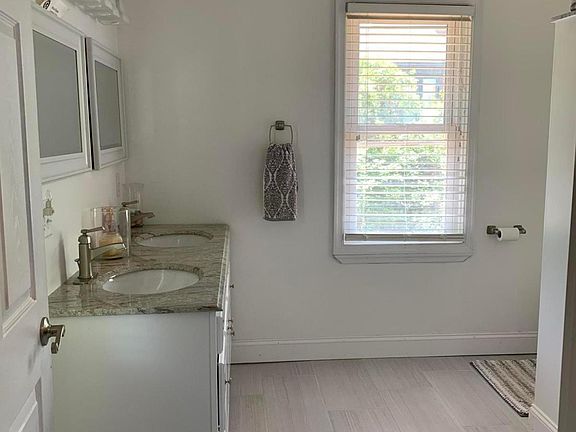 4th image of 455 Warren Ave