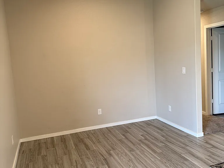2901 Urbana Ave — Photo 10