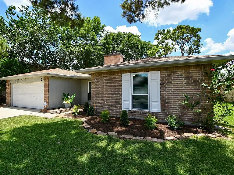 16823 Cobble Ridge Dr — Photo 45