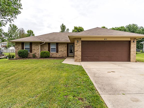 2nd image of 411 Cedar Ln