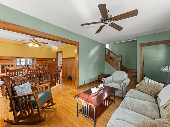 2nd image of 937 Hayes Ave