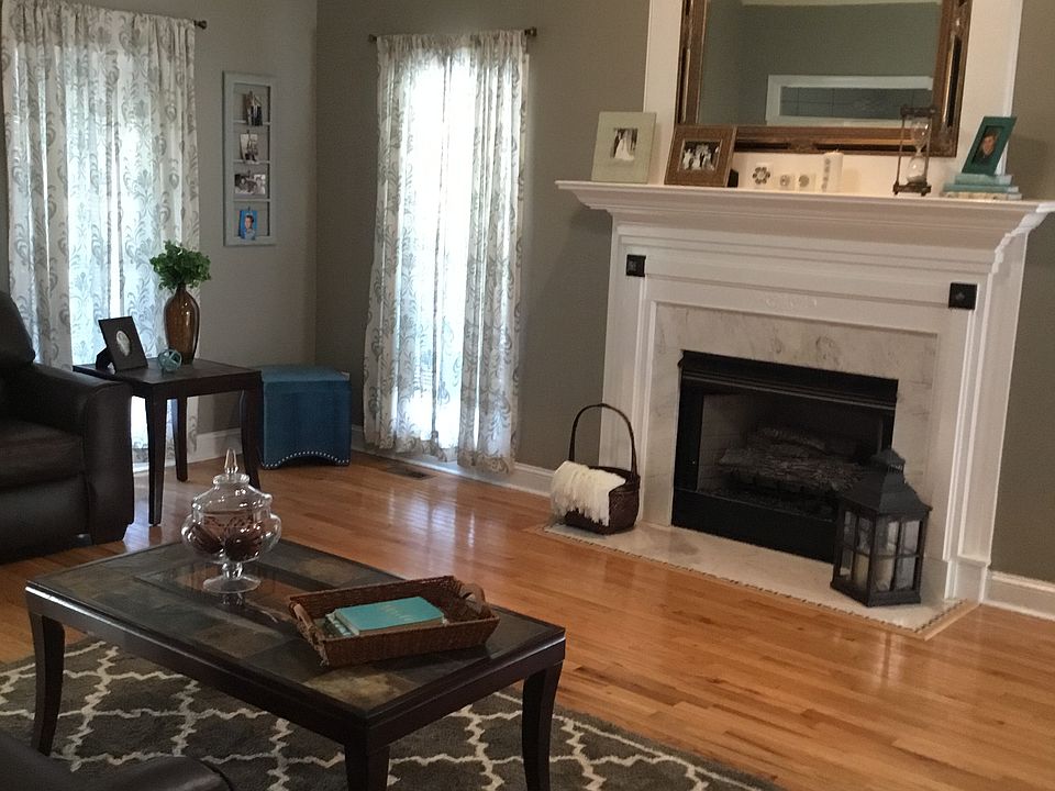 Gorgeous fireplace 