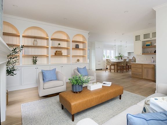 5th image of 33 Beaver Dam Rd