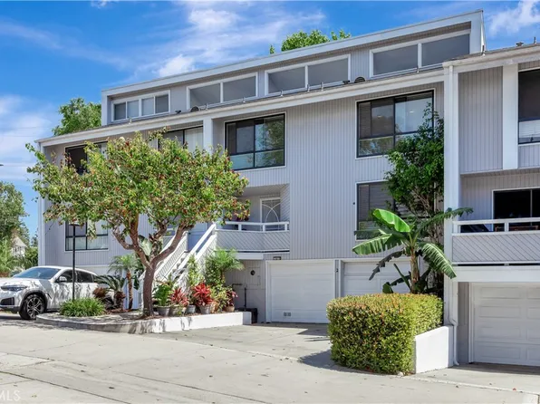 2 Escapade Ct, Newport Beach, CA 92663