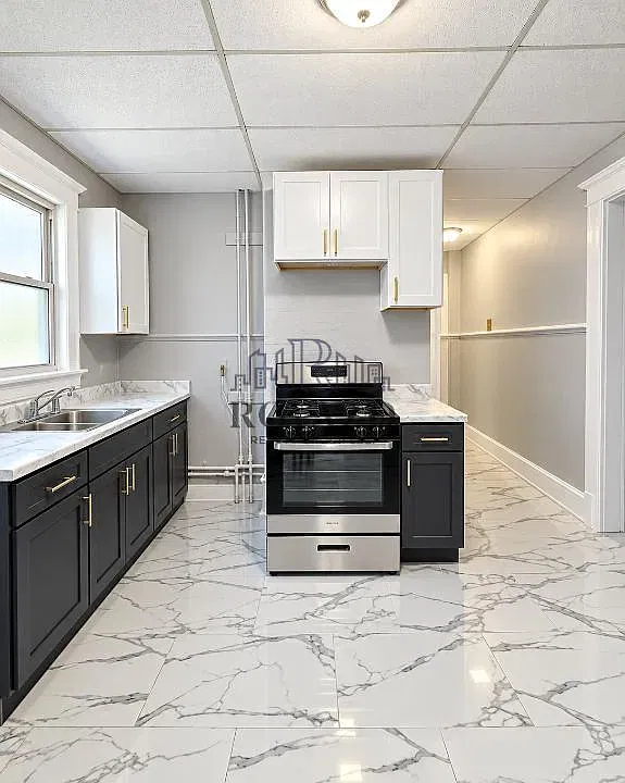 69 Farley Ave #2