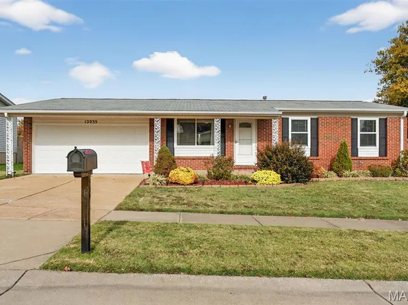 12035 Bobbett Dr, Maryland Heights, MO 63043