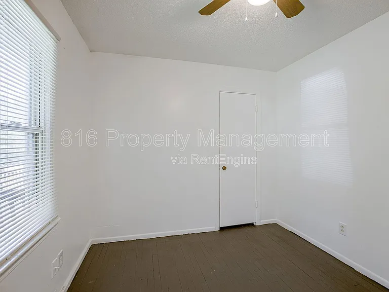 10009 Hardesty Ave — Photo 15