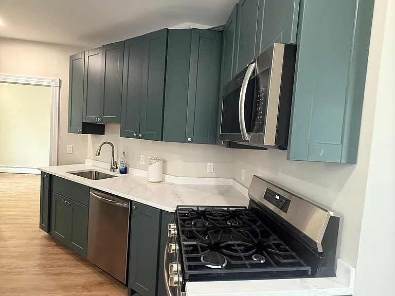 86 Abbott St #1 — Photo 2