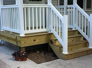 147 S Hackett Rd, Waterloo, IA 50701