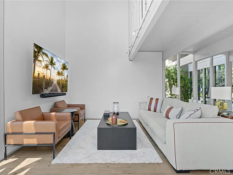 1494 Bluebird Canyon Dr — Photo 11