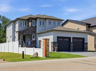 40 E Vienna Close, Red Deer, AB T4R 0P1