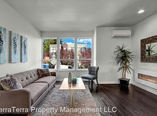 909 N 104th St #B, Seattle, WA 98133