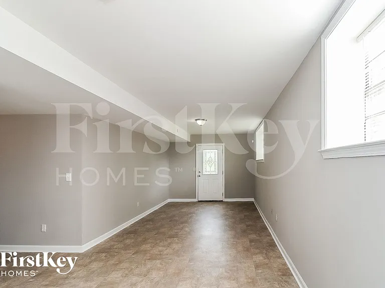 3762 Cambridge Dr SW — Photo 7