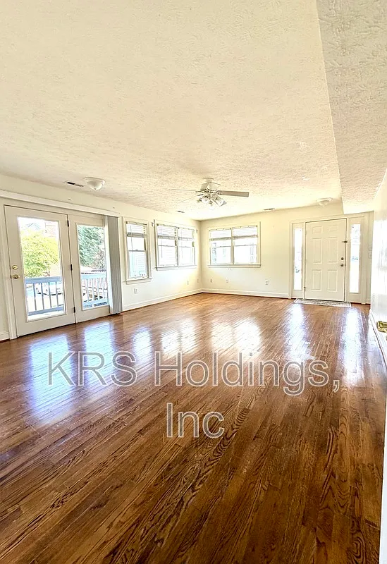 2 bed, 1.0 bath, 1200 sqft, $1,099 — Photo 3
