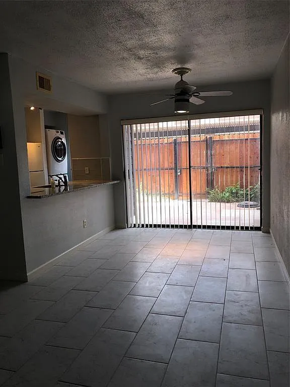 2 bed, 2.5 bath, 1212 sqft, $2,000 — Photo 3