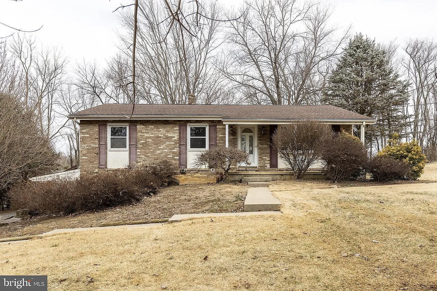 3 bed, 1976 sqft, $1,450 — Photo 1