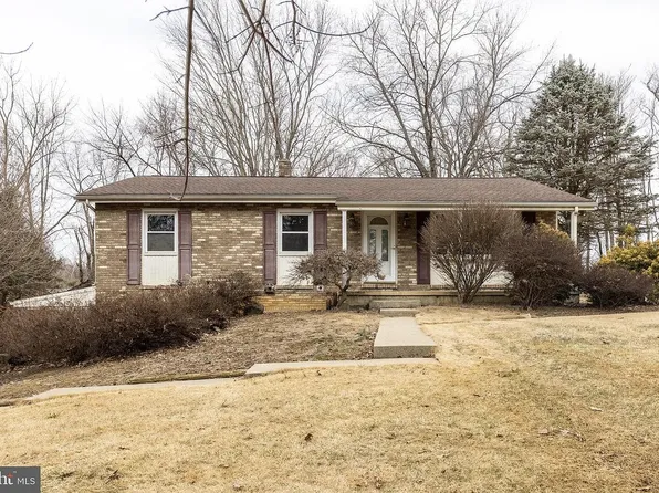 371 Garman Dr, Chambersburg, PA 17202