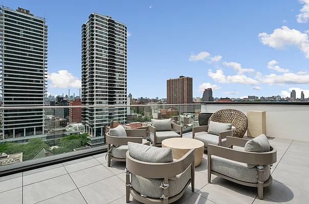 Rented by REAL New York | media 50