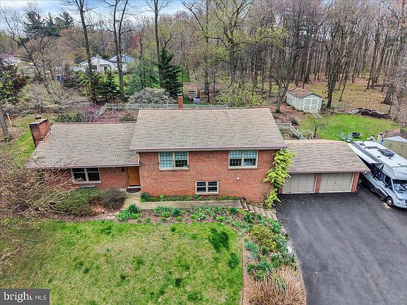3rd image of 250 Clearfield Rd