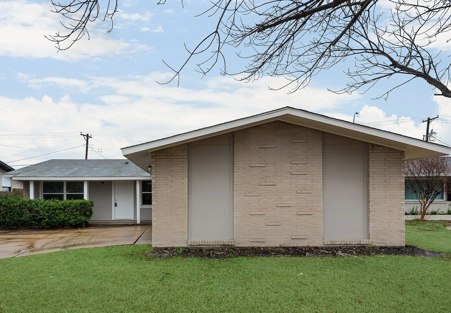 3 bed, 2.0 bath, 1230 sqft, $2,400 — Photo 4