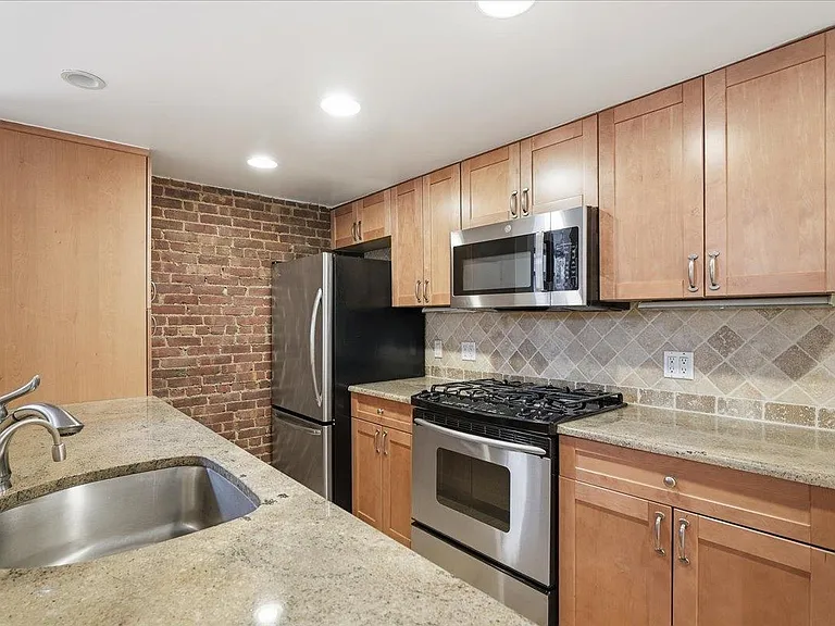 941 Garden St #1 — Photo 7