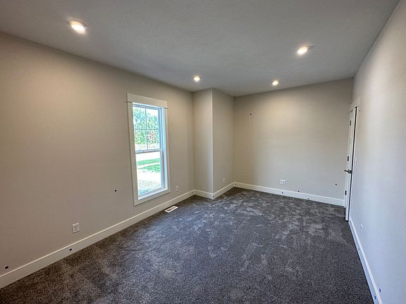 3rd image of 3086 Deer Haven Dr