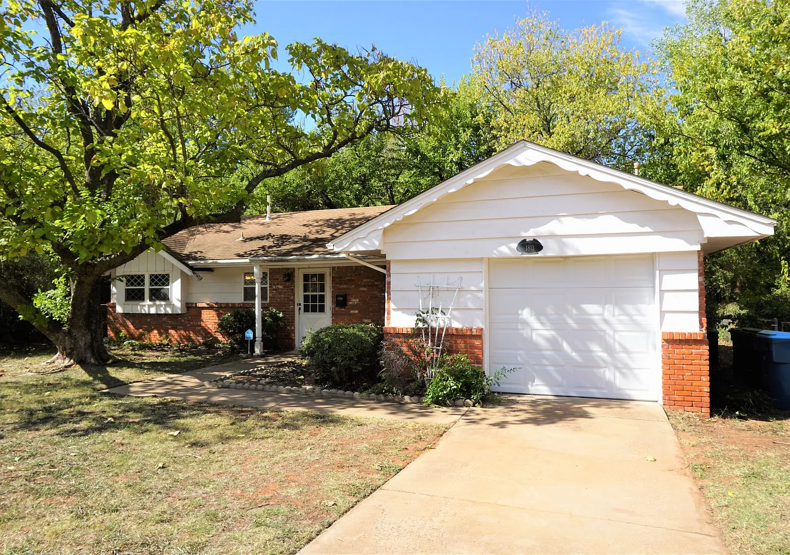 2 Bed 1.5 Bath 1 Car Garage in Henderson Hills Addition Edmond, OK — Photo 1