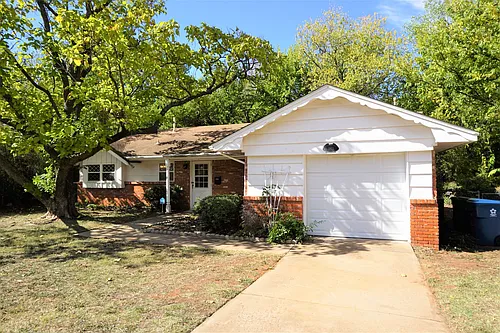1813 Hardy Dr Photo 1