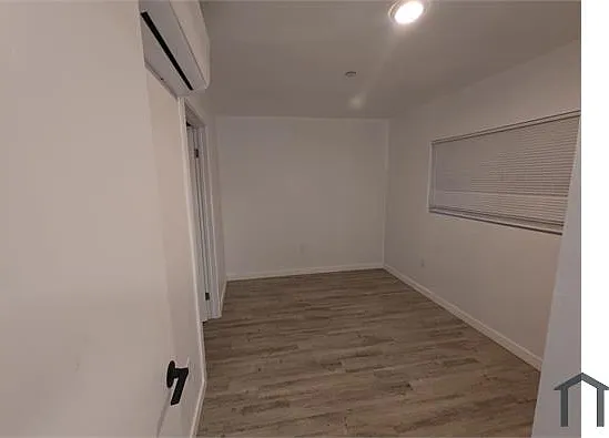 1 bed, $2,172 — Photo 4