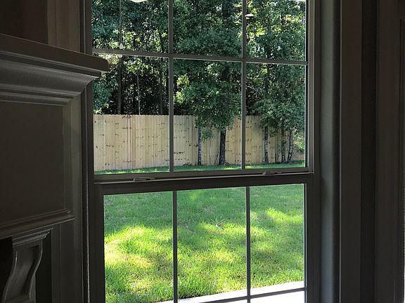 4th image of 8215 Royal Oaks Dr