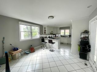 14 Crescent St #1R, Somerville, MA 02145