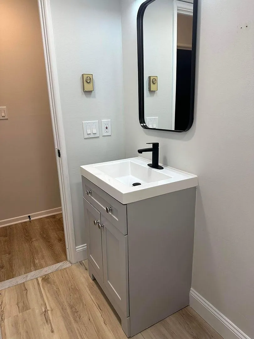 Robin Hood Apartments — Photo 4
