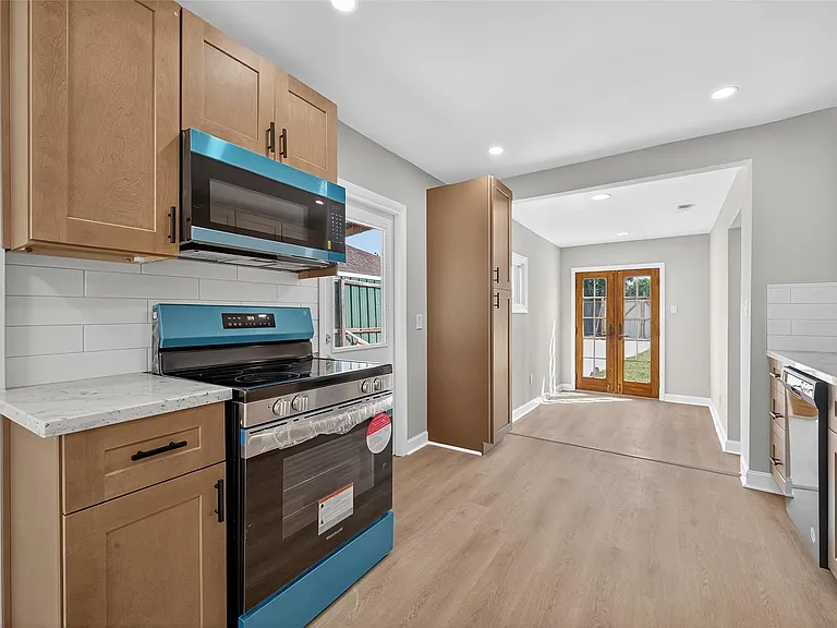 889 Chas Ln — Photo 6