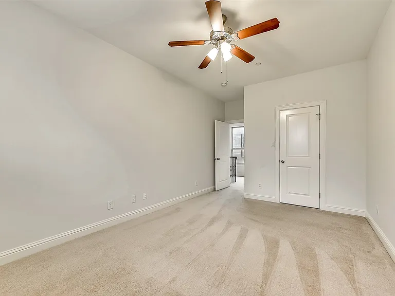 2606 N Henderson Ave #A — Photo 12