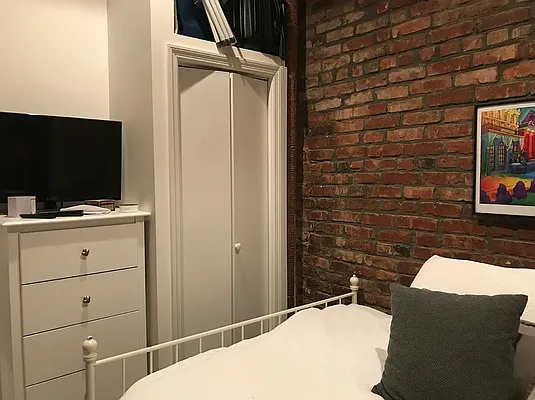 Rented by Triumph Property Group | media 16