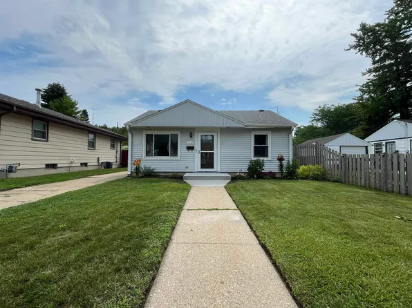 7737 10th Ave, Kenosha, WI 53143