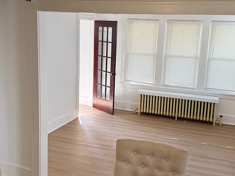 53 Fleetwood Ave — Photo 3