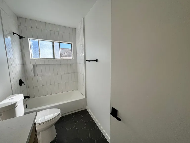 435 N. Euclid — Photo 5