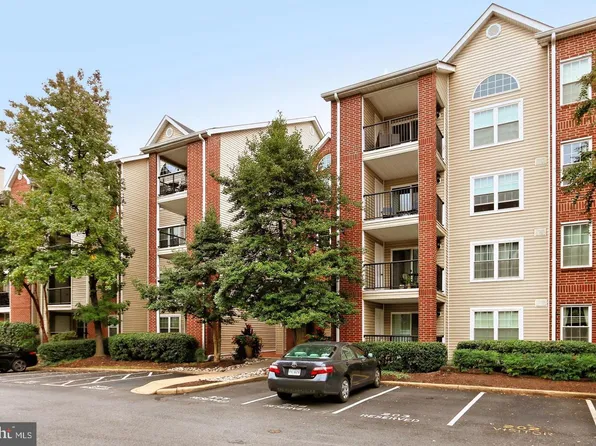 3311 Wyndham Cir APT 2195, Alexandria, VA 22302