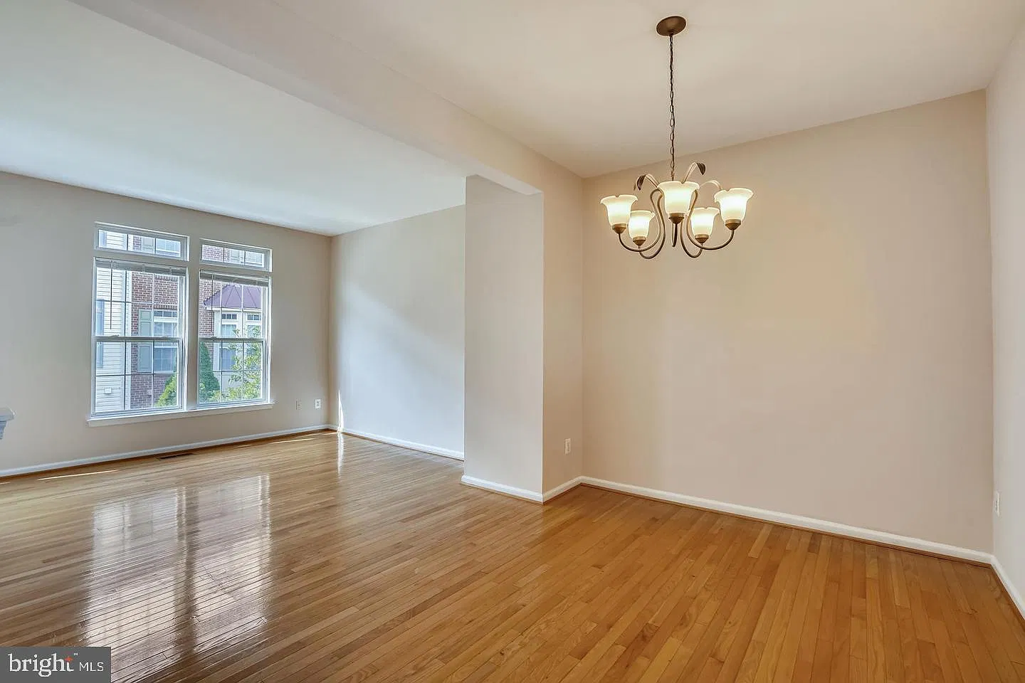 3 bed, 2.5 bath, 1548 sqft, $3,150 — Photo 4