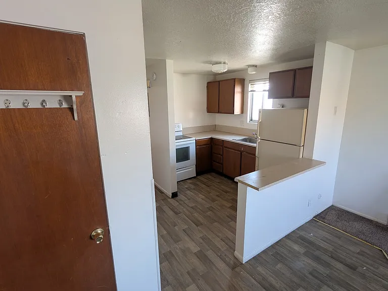 486 Whittier St #15 — Photo 1