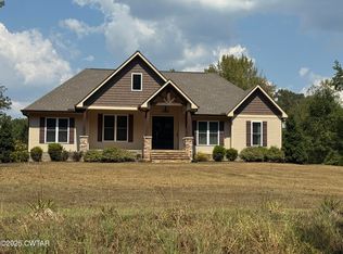 1055 River Rd, Bolivar, TN 38008