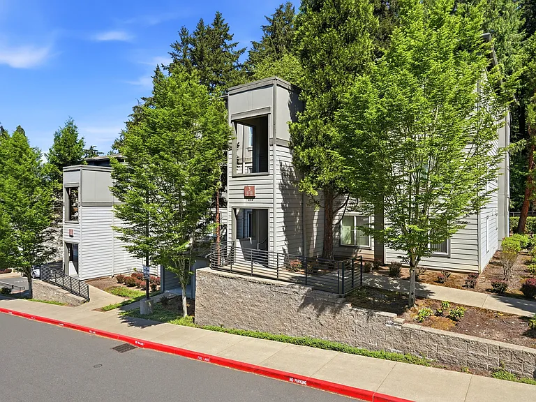 Terrace At Columbia Knoll Apartments — Photo 35