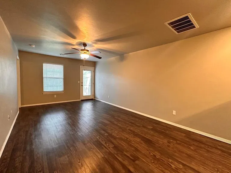 2108 Buena Vida Ln — Photo 11