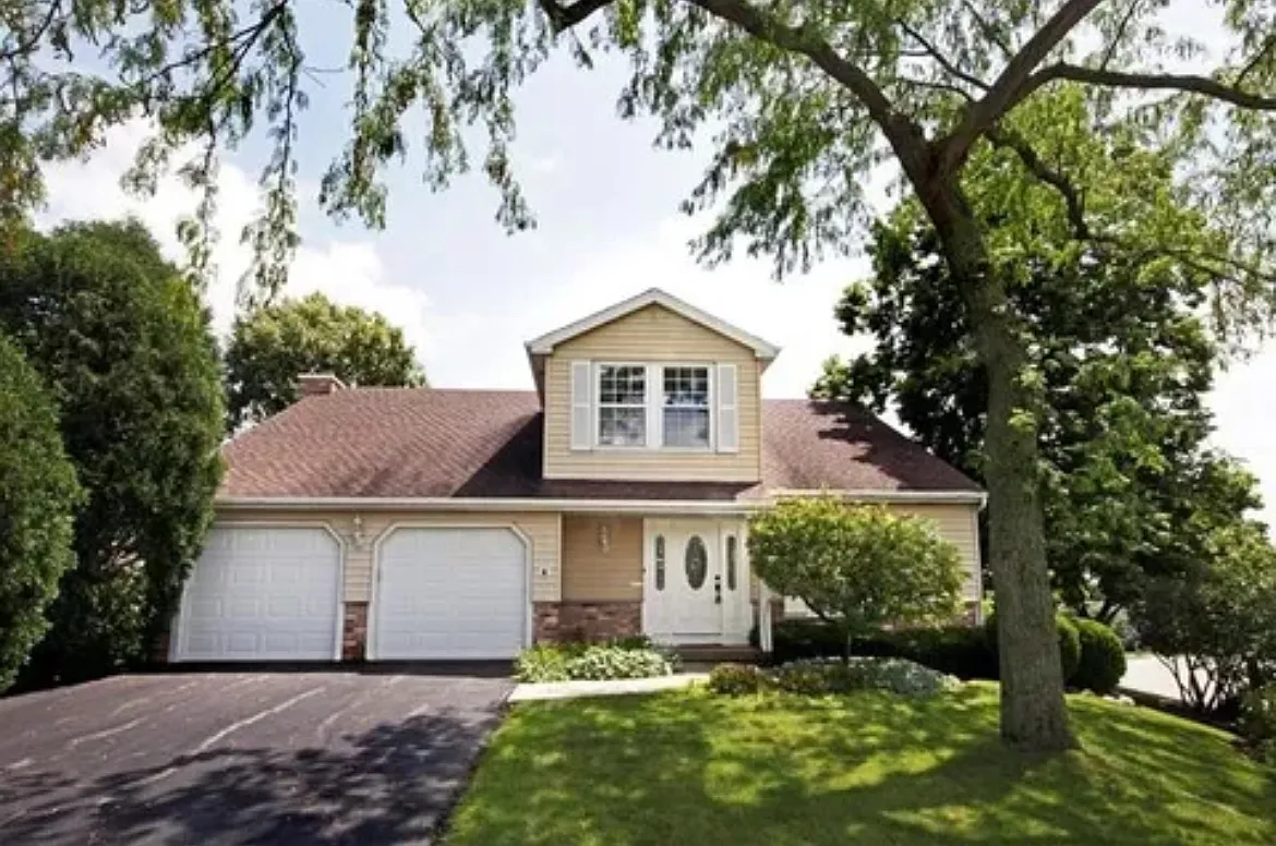 649 Sanders Ct — Photo 1