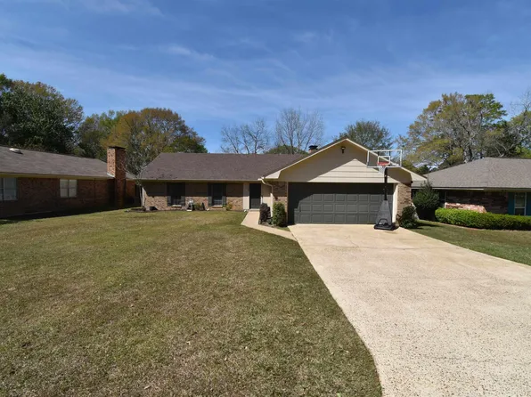 135 Camillia Cir, Ruston, LA 71270
