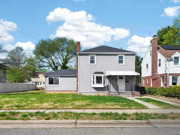 59 Broadfield Road, Hempstead, NY 11550