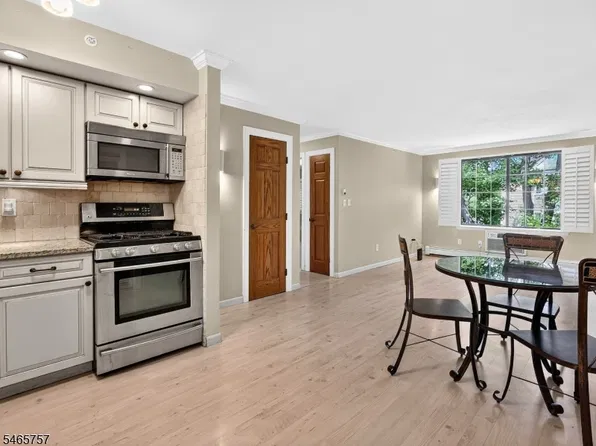 1510 Faulkner Ct, Mahwah Twp., NJ 07430