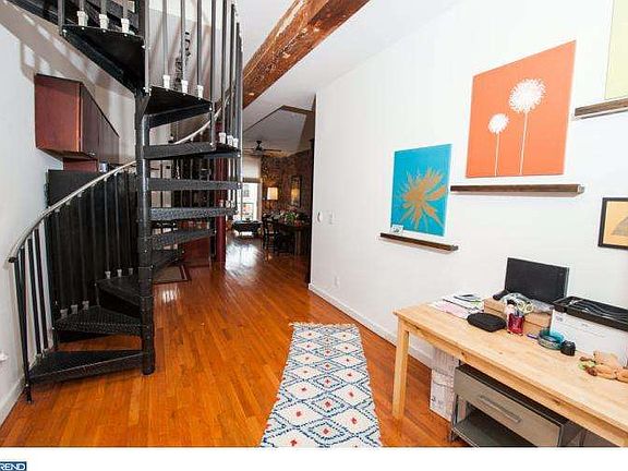 2nd image of 828 N Hancock St #7